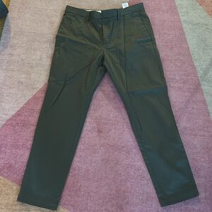 Banana Republic Athletic Rapid Movement Chino